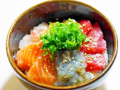 手作りタレ&酢飯は格別!海鮮丼